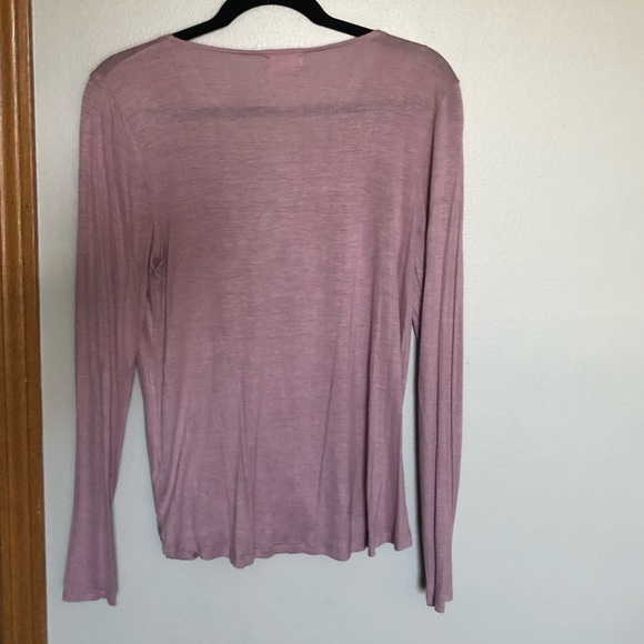 Beautiful blouse! - Picture 3 of 4